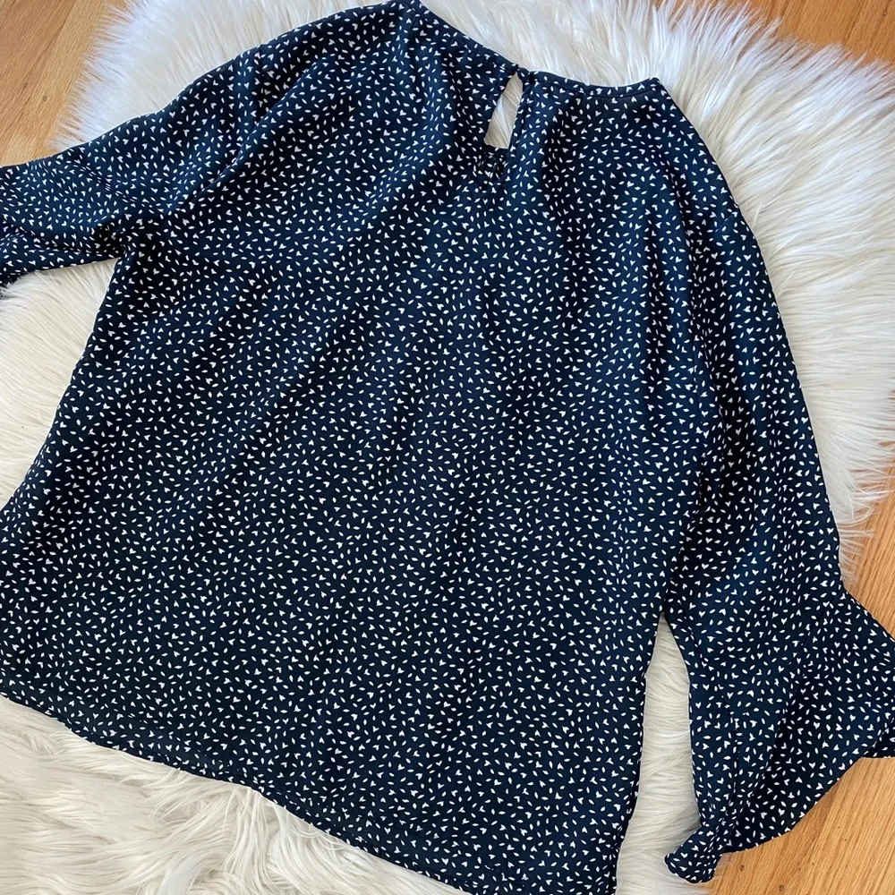 BR print bell sleeve blouse